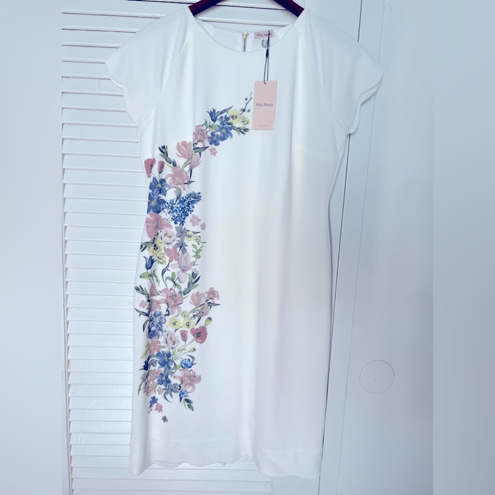 White sheath dress with flowers, NWOT, S-M, Alba Moda